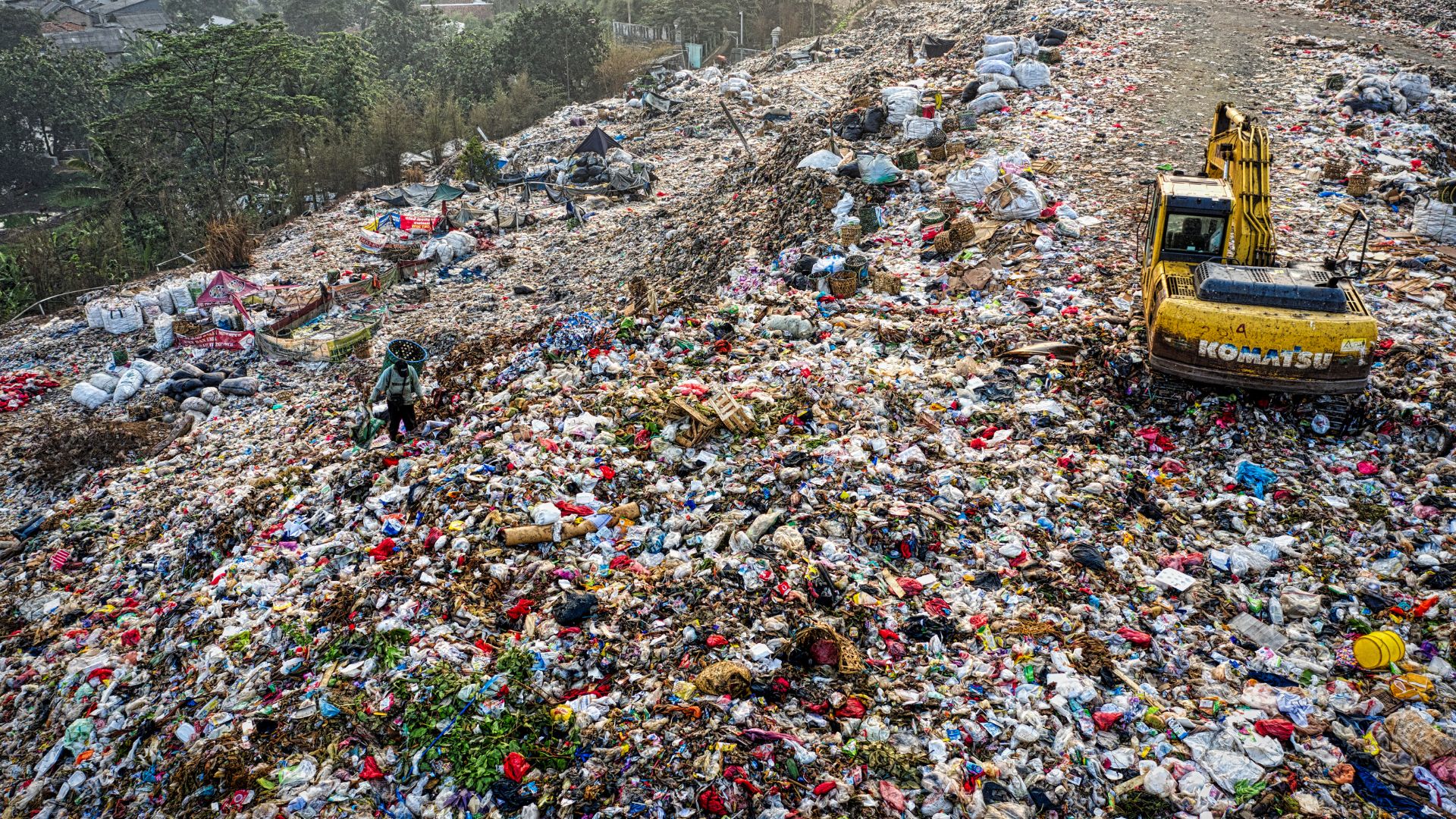 India’s ageing landfills are leaking microplastics into the environment