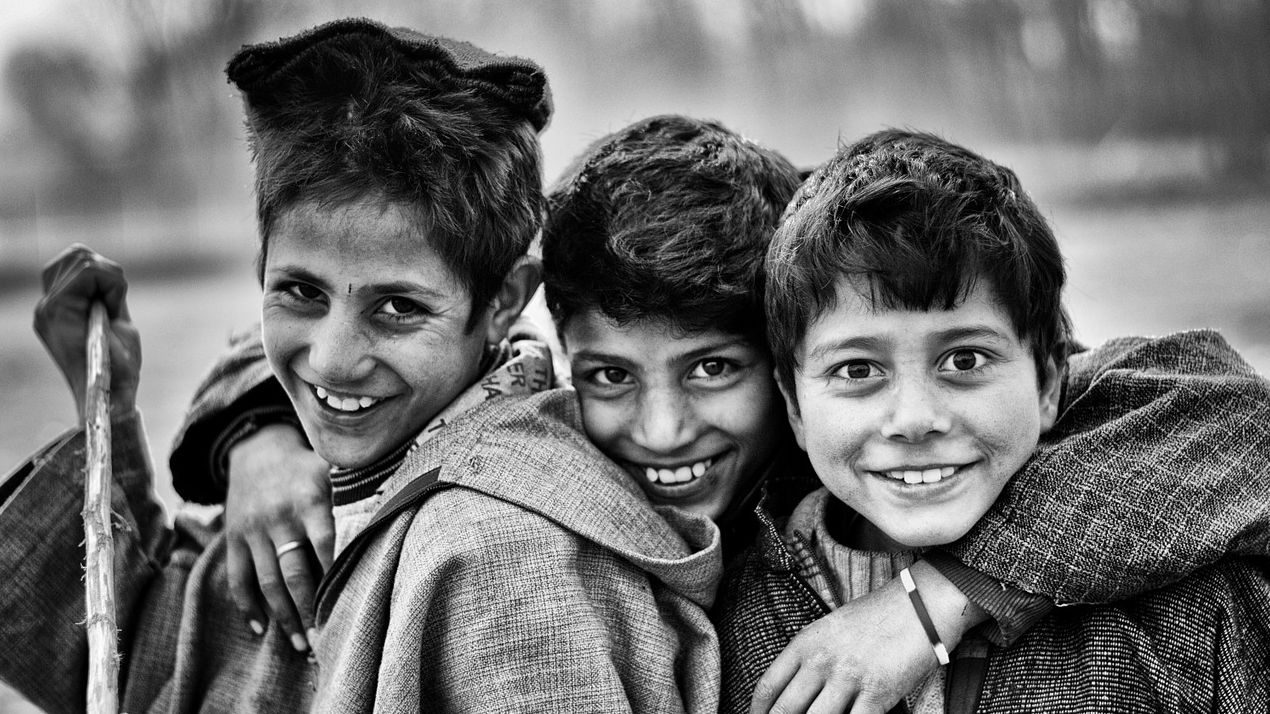 समाजों के बीच पारस्परिक सम्बंध भिन्न क्यों?