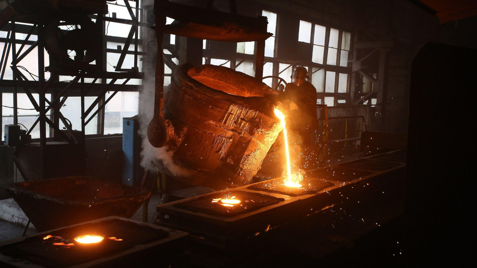 How fast you cool molten iron determines its properties