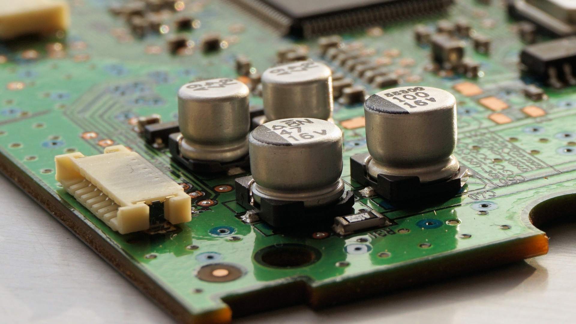 A new Zinc Ferrite and carbon nanotube based high performance supercapacitor
