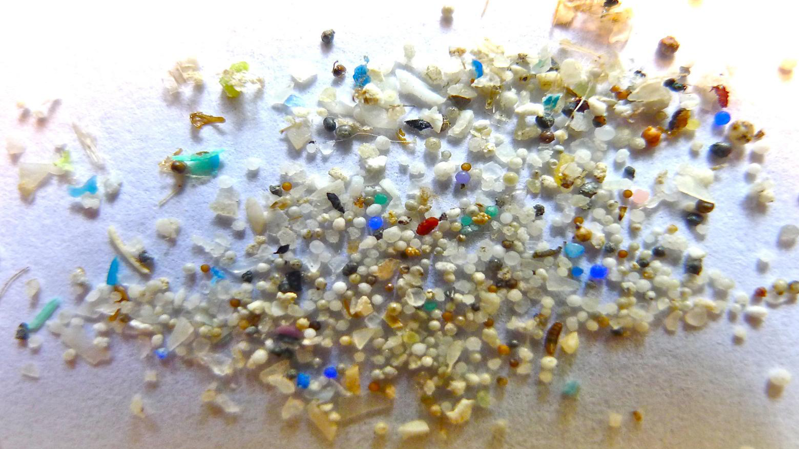 Microwave radiation to detect tiny plastic pollutants