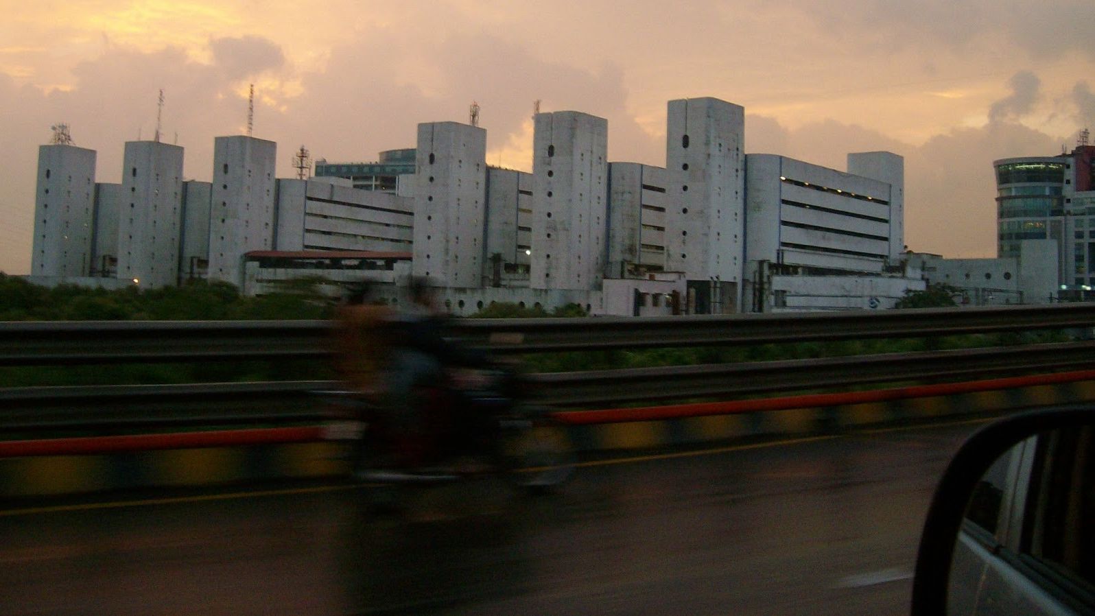 Losing the Purpose of Satellite Towns