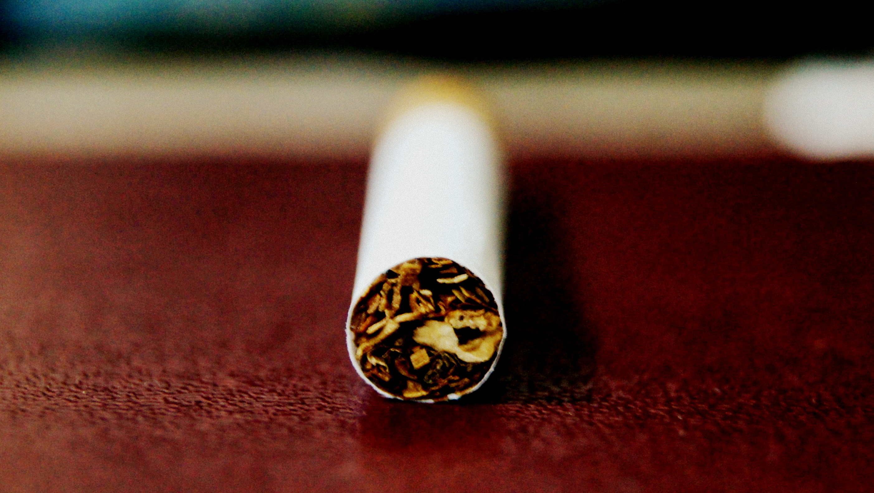 Are you a mom and you smoke? Your child is three times more likely to smoke too, says study
