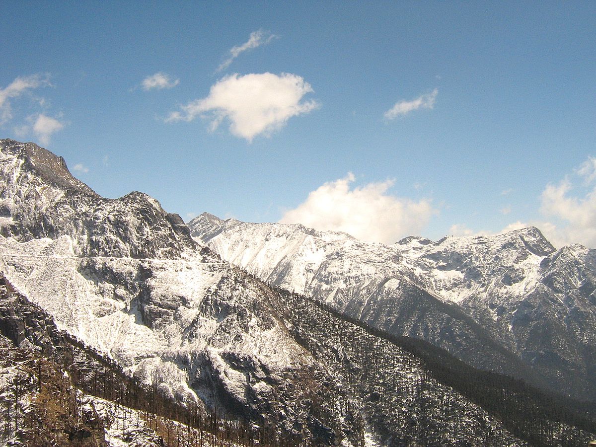 Scientists Study Himalayan Snow for Insights on its Climate