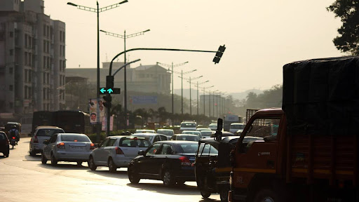 A novel mathematical model to test traffic control algorithms