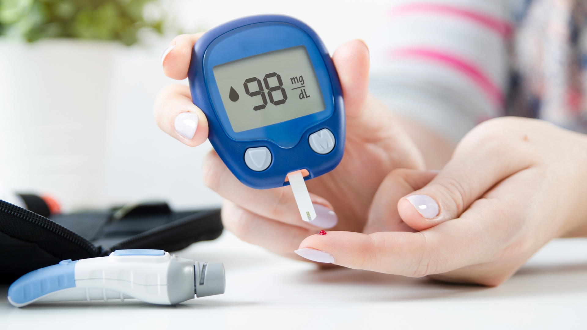 Researchers design biocompatible blood glucose detectors to be used with implantable sensors